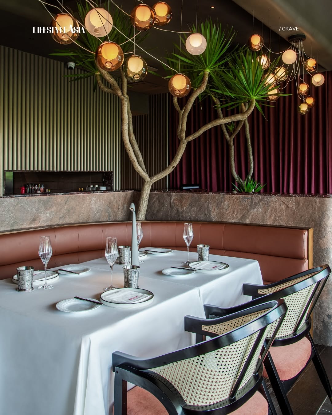 Brontë Restaurant dining room with tree centerpiece